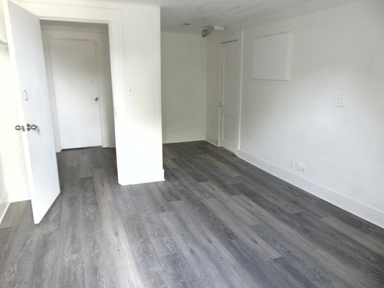 More Photos Of 6277 Memorial Dr, Stone Mountain Medical For Sale