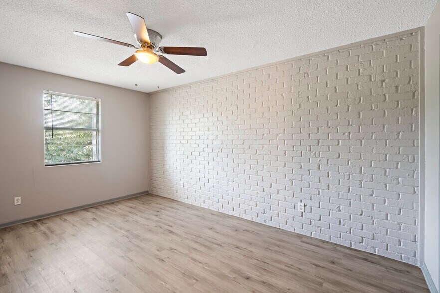 More Photos Of 610 Ferry Rd, Galveston Apartments For Sale