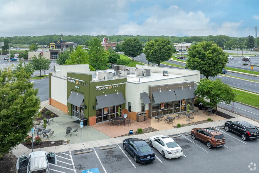 More Photos Of 979 Norland Ave, Chambersburg Restaurant For Sale