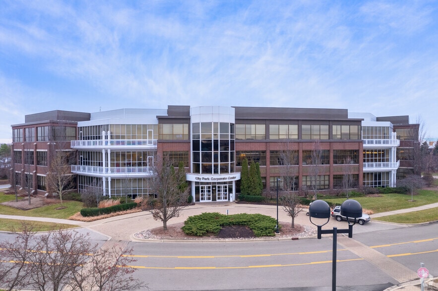 More Photos Of 250 Parkway Dr, Lincolnshire Office Residential For Sale