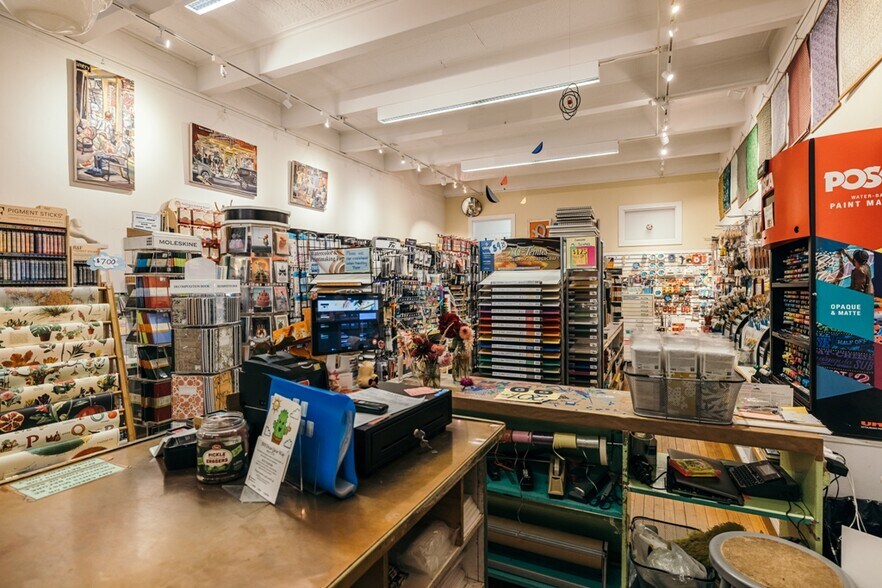 More Photos Of 38 Railroad St, Great Barrington Storefront For Lease