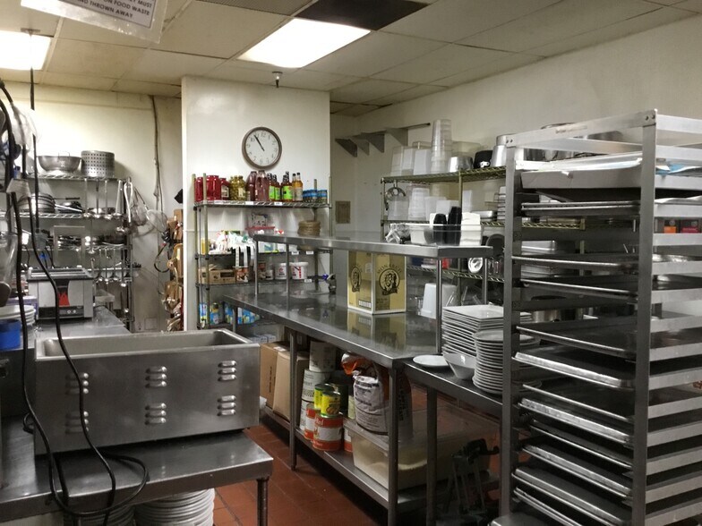 More Photos Of 414-416 W 4th St, Santa Ana Office For Sale