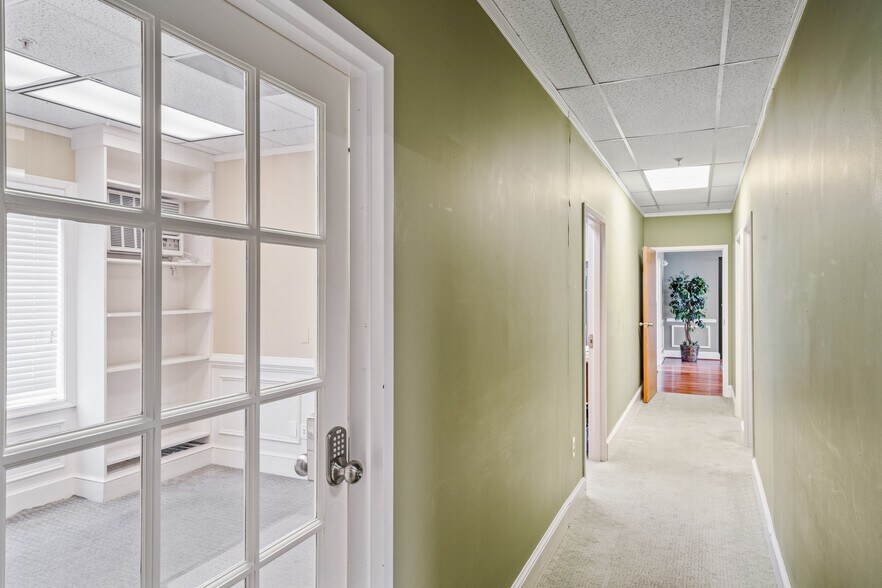 More Photos Of 602 S King St, Leesburg Medical For Lease