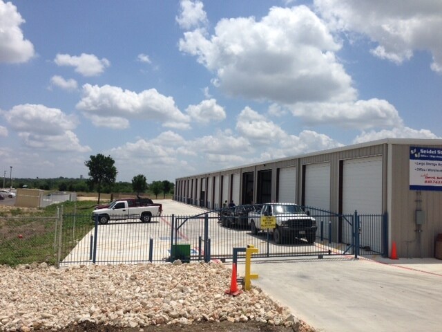 More Photos Of 1361 Wald Rd, New Braunfels Industrial For Sale