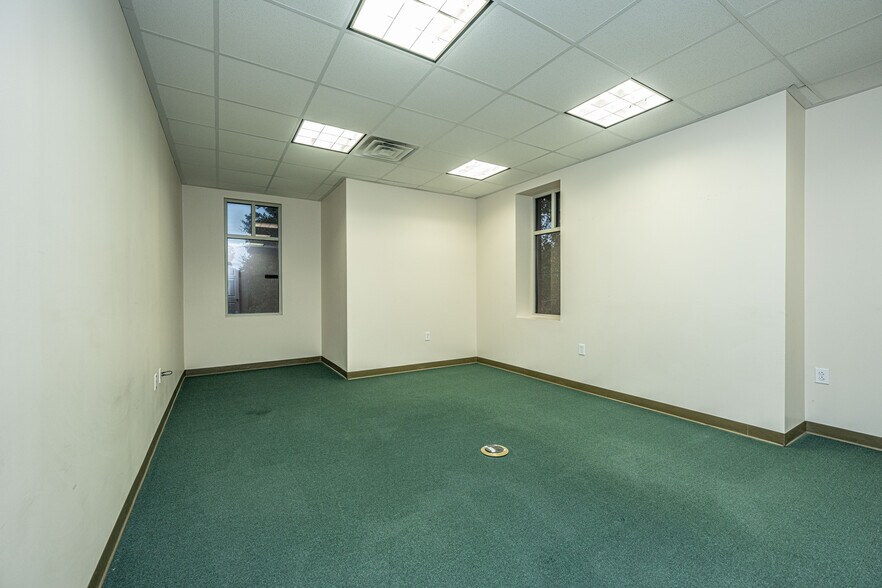More Photos Of 901 Old Trolley Rd, Summerville Medical For Lease