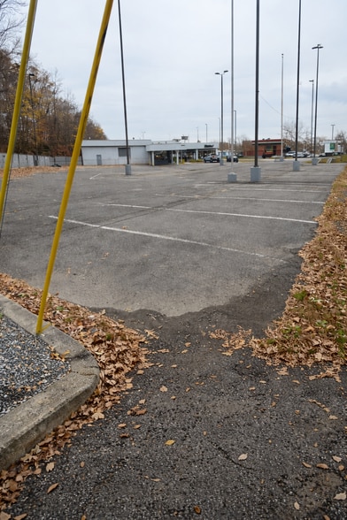 More Photos Of 11755 Business Park Dr, Waldorf Auto Dealership For Lease