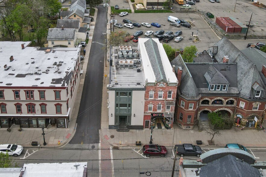 More Photos Of 170-172 Spring St, Newton Office For Sale