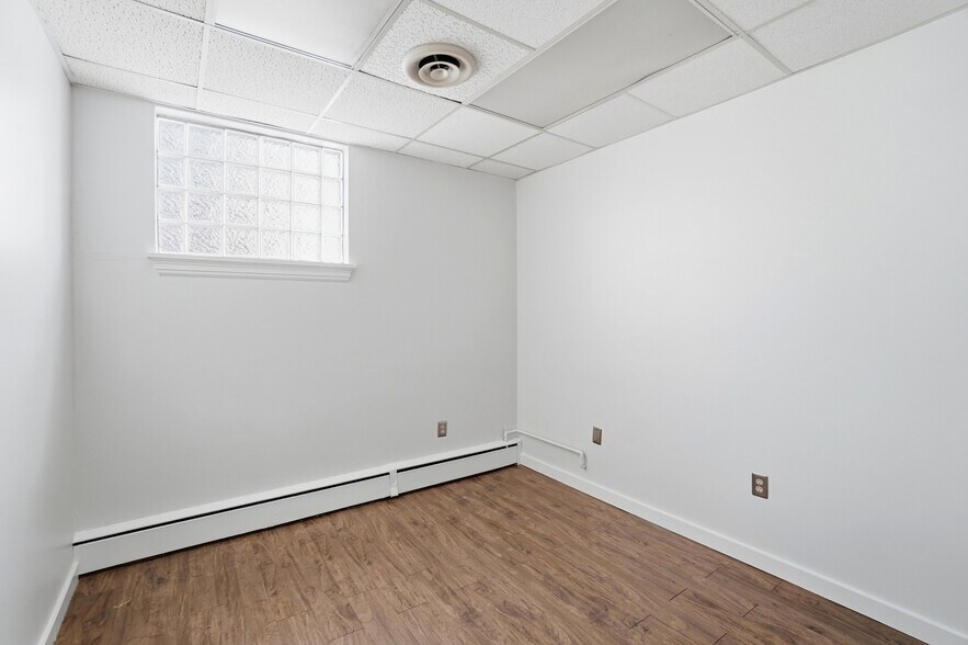 More Photos Of 2337 Victory Pky, Cincinnati Office Residential For Sale