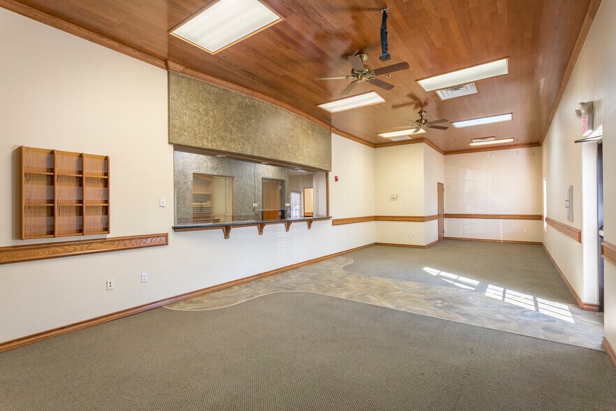 More Photos Of 1022 E Griffin Pky, Mission Medical For Sale