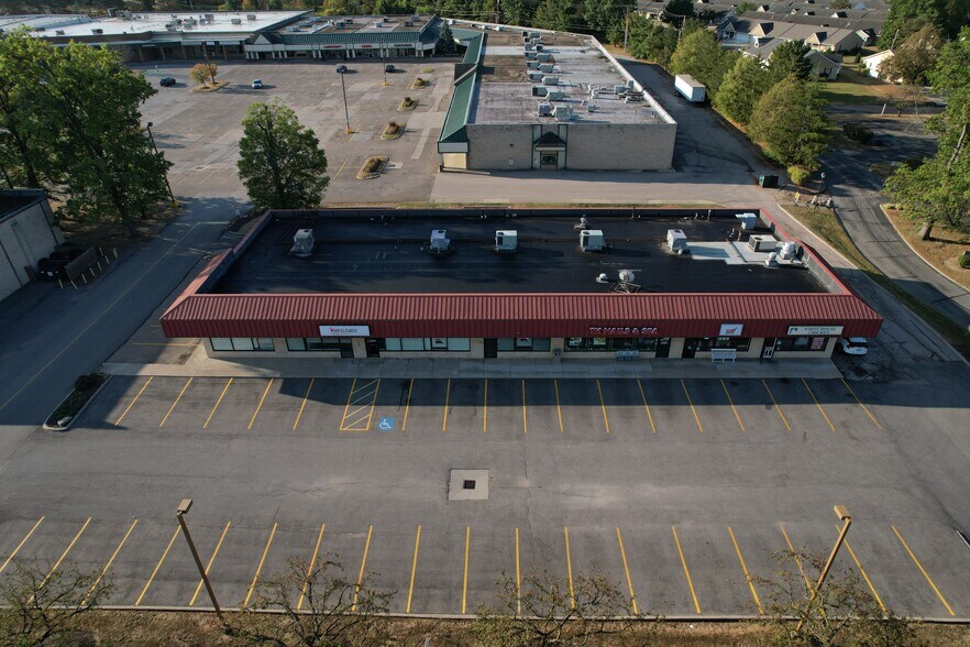 More Photos Of 175-227 Great Oaks Trl, Wadsworth Storefront For Sale