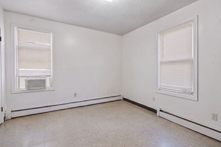More Photos Of 471 Pond St, Woonsocket Apartments For Sale