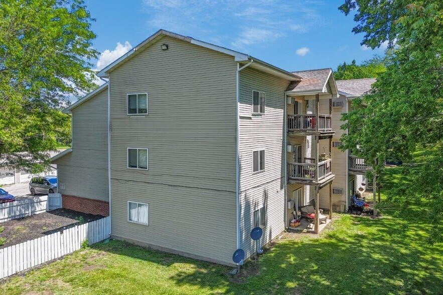 More Photos Of 1201 E Bell Ave, Des Moines Apartments For Sale