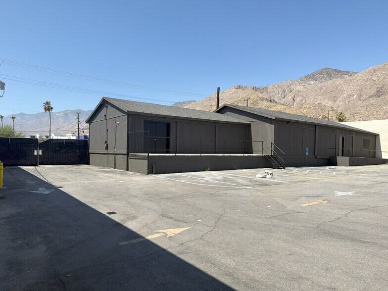 More Photos Of 396-400 E Sunny Dunes Rd, Palm Springs Warehouse For Lease