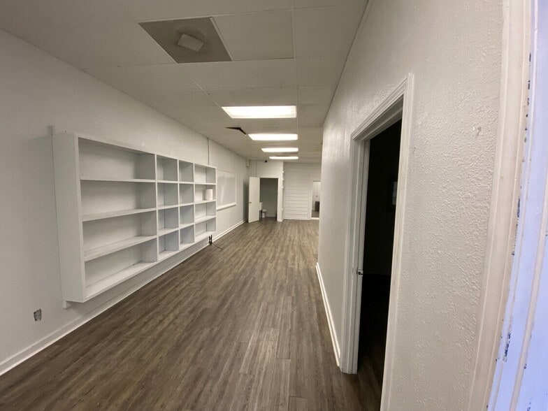 More Photos Of 600-606 Seaboard St, Myrtle Beach Showroom For Lease