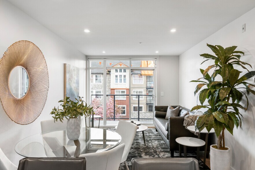 Primary Photo Of 2830 Peatt Rd, Victoria Apartments For Lease