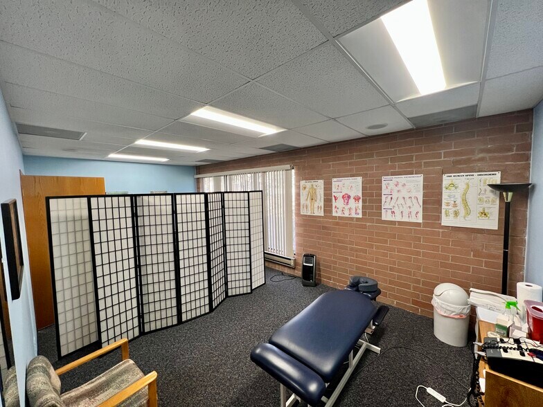 More Photos Of 500 Park Ave, Lake Villa Warehouse For Sale