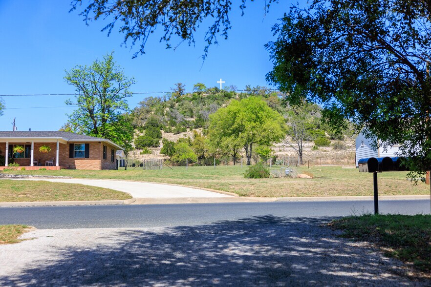 More Photos Of 415 Cross Mountain Dr, Fredericksburg Multifamily For Sale