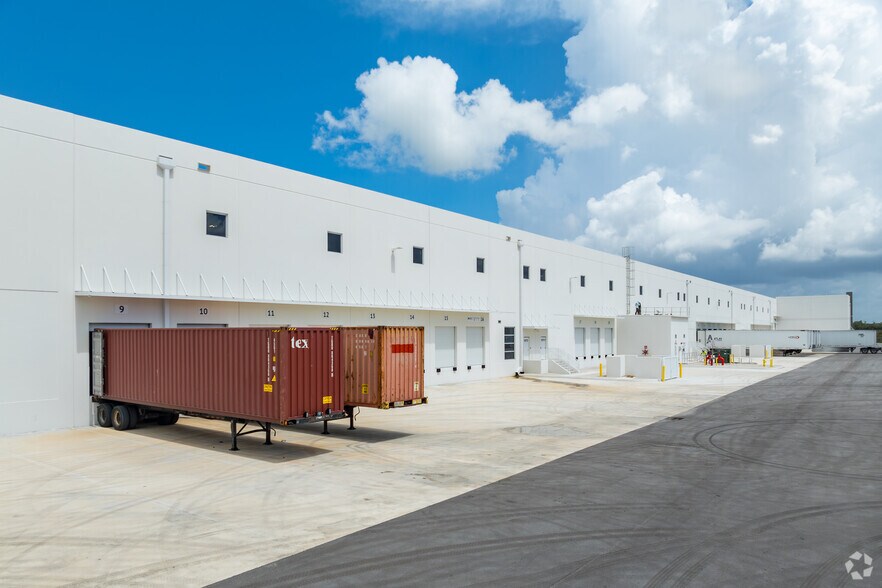 More Photos Of 9675 NW 174th St, Hialeah Industrial For Lease