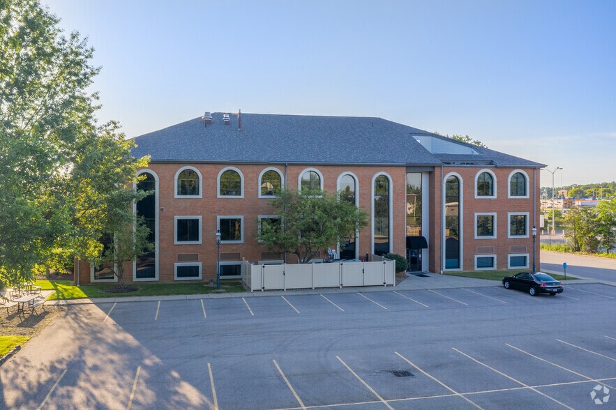 More Photos Of 165 Smokerise Dr, Wadsworth Office For Sale