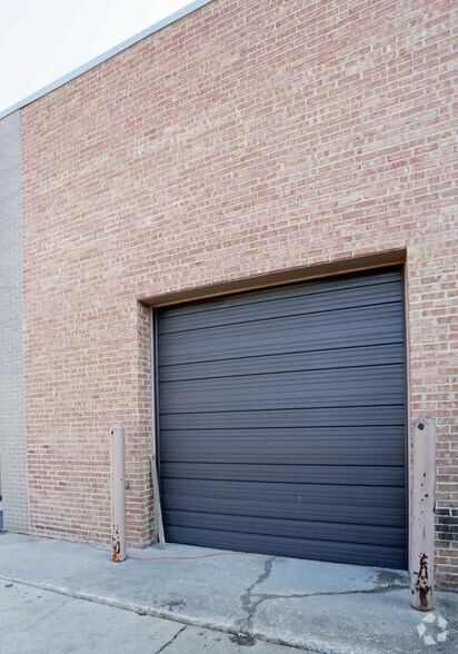 More Photos Of 832 Industrial Dr, Elmhurst Manufacturing For Lease