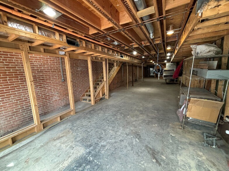 More Photos Of 531 8th St SE, Washington Restaurant For Lease