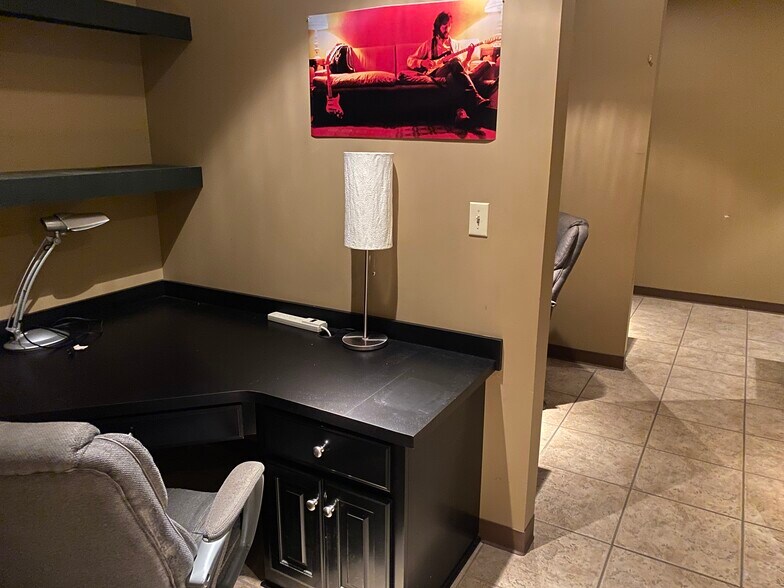 More Photos Of 4189 Chesterville Rd, Tupelo Warehouse For Lease