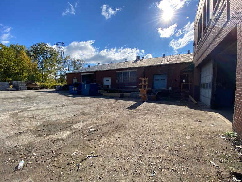 More Photos Of 501 Robb St, McKees Rocks Warehouse For Sale