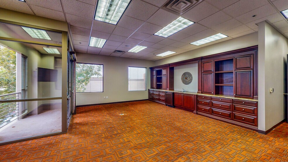 More Photos Of 5955 Edmond St, Las Vegas Office For Sale