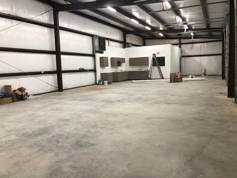 More Photos Of 5730 Judy St, Hanahan Industrial For Lease