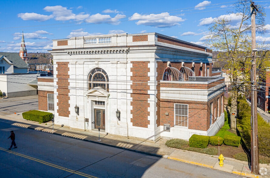 More Photos Of 236 Prospect St, Torrington Bank For Sale