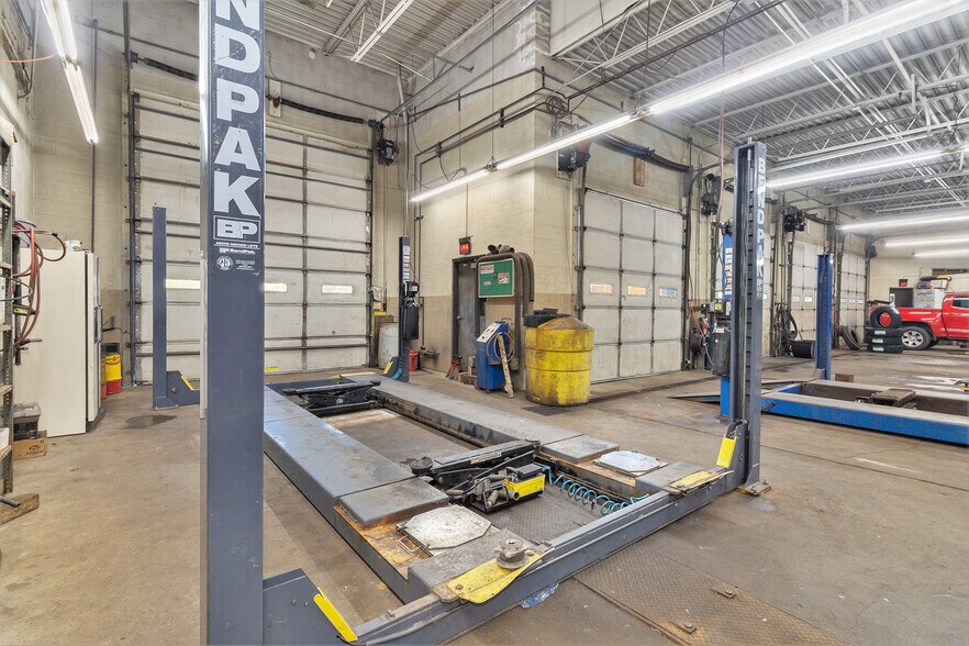 More Photos Of G4112 S Dort Hwy, Burton Auto Repair For Sale