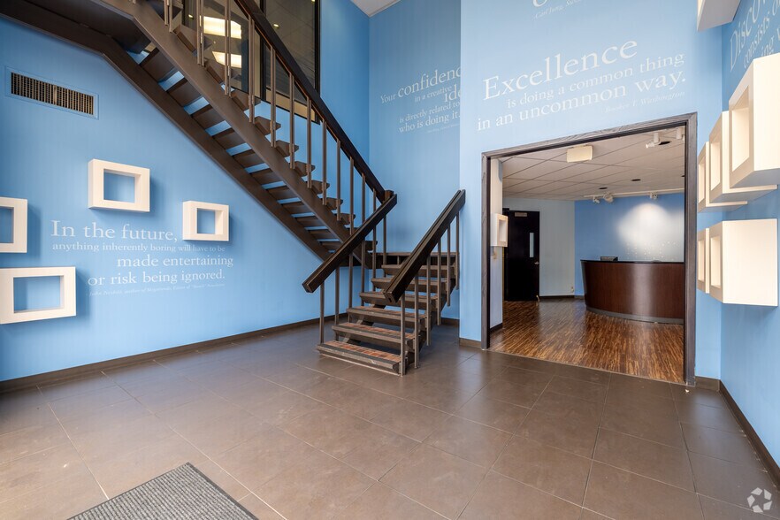 More Photos Of 2711-2717 Winona Ave, Burbank Research And Development For Sale