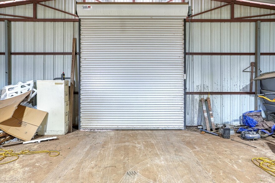 More Photos Of 908 E Apache Trail Rd, Apache Shelter For Sale