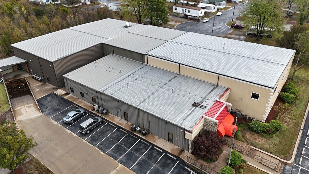 More Photos Of 720 W 20th St, Pittsburg Manufacturing For Sale