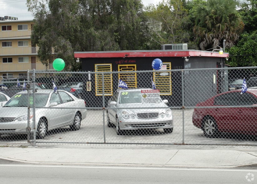More Photos Of 11537 NW 27th Ave, Miami Freestanding For Lease