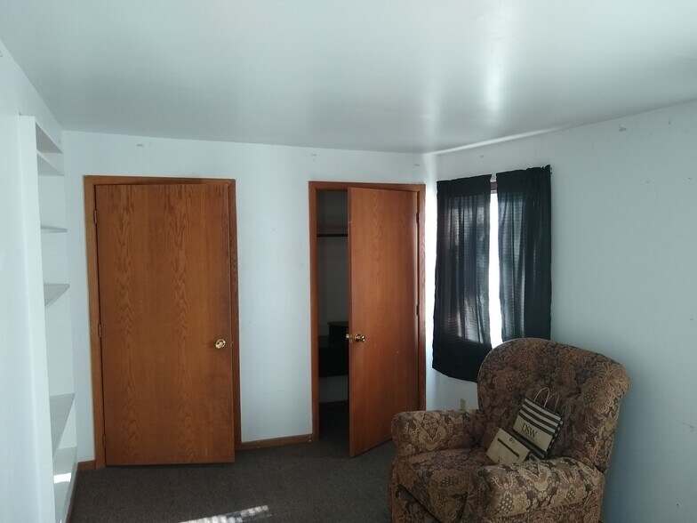 More Photos Of 313 Augusta Ave, Dekalb Apartments For Sale