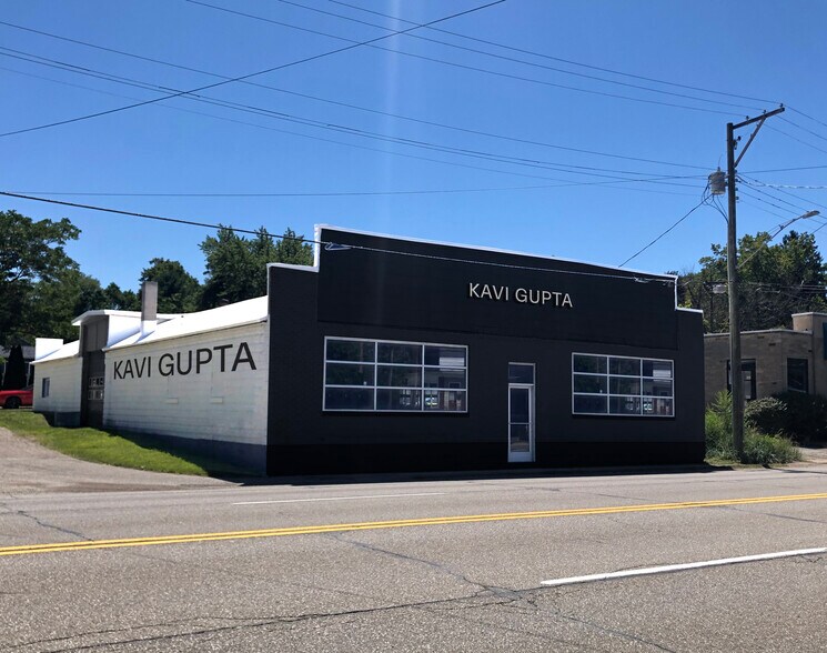 Primary Photo Of 219 E Buffalo St, New Buffalo General Retail For Sale