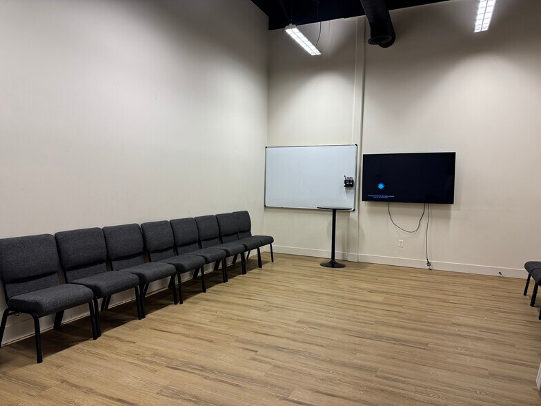 More Photos Of 13600 NE 84th St, Vancouver Freestanding For Lease