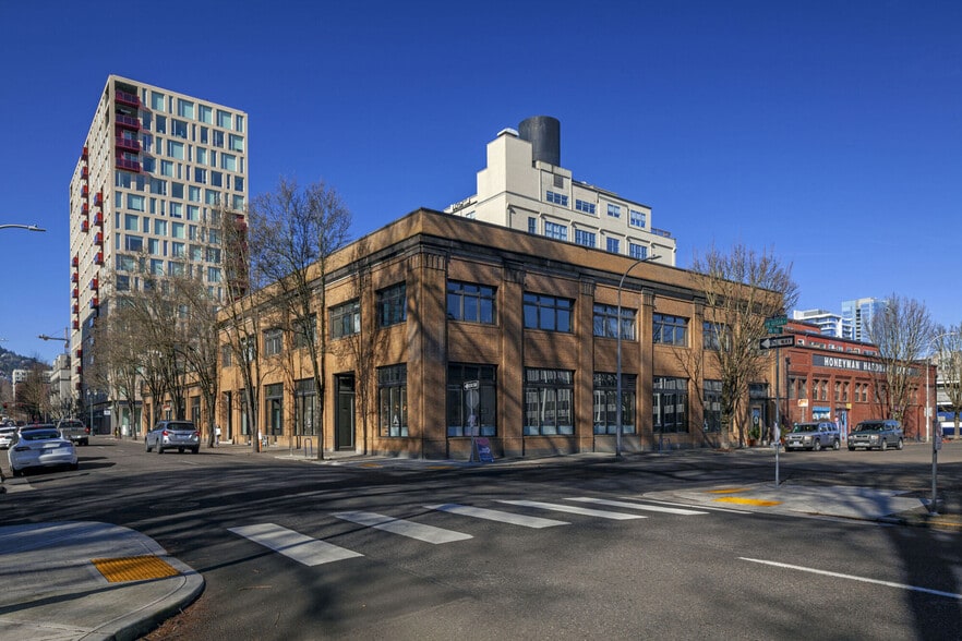 More Photos Of 555 NW Park Ave, Portland Apartments For Lease
