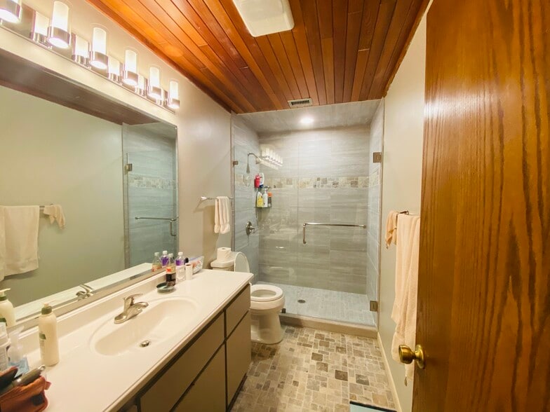 More Photos Of 1606 3rd Ave SE, Steinhatchee Lodge Meeting Hall For Sale