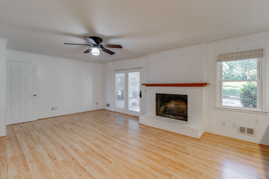 More Photos Of 161 Chapin Rd, Chapin Loft Creative Space For Sale