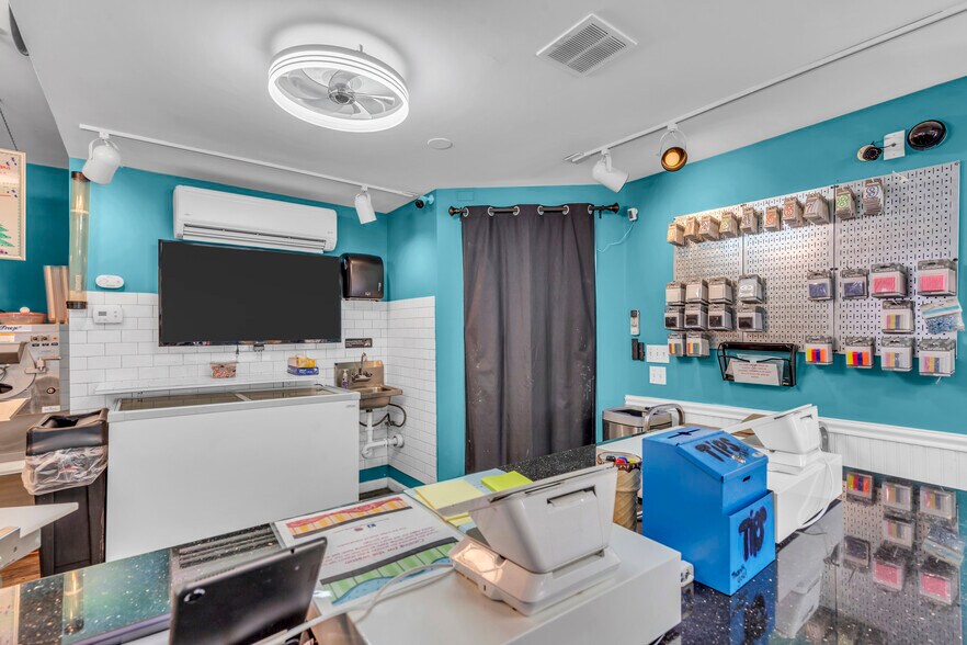 More Photos Of 59 N Main St, Manahawkin Freestanding For Sale