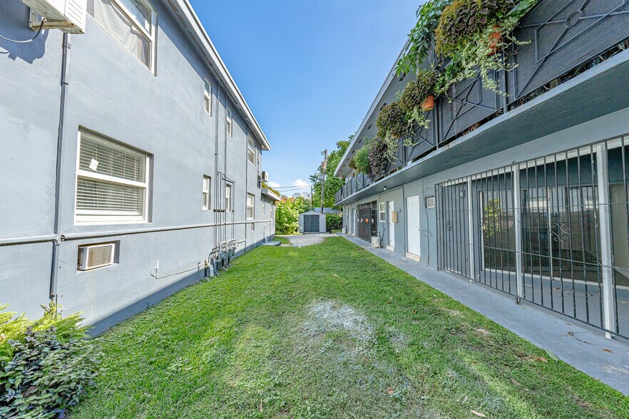More Photos Of 1177 NW 8th Street Rd, Miami Apartments For Sale