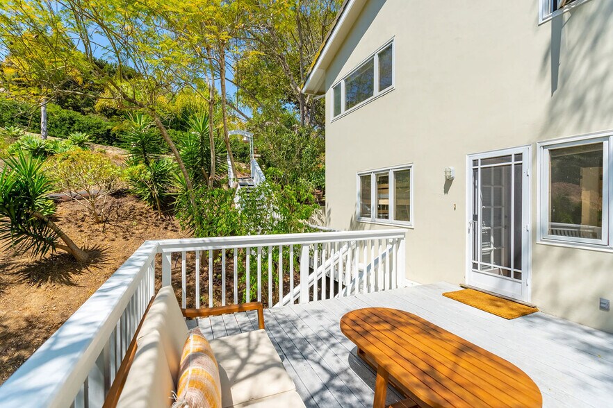 More Photos Of 543 1/2 Arroyo Ave, Santa Barbara Apartments For Sale