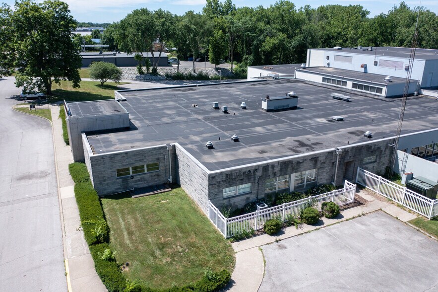 More Photos Of 1900 S Walnut St, Bloomington Manufacturing For Sale