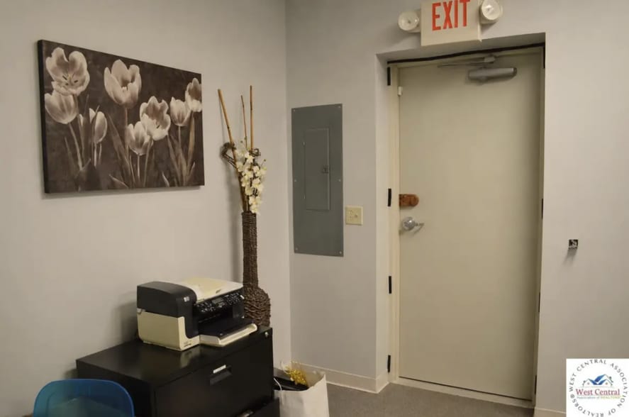 More Photos Of 762 Winchester Dr, Sedalia Office For Lease