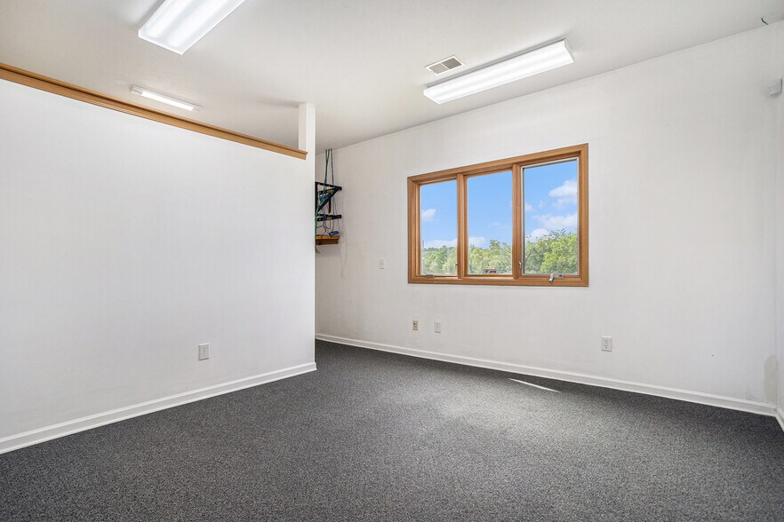 More Photos Of 550 E Cork St, Kalamazoo Freestanding For Sale