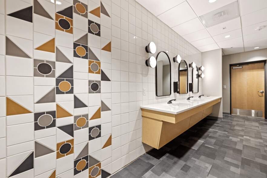 More Photos Of 5841 Rivers Ave, North Charleston Office For Lease