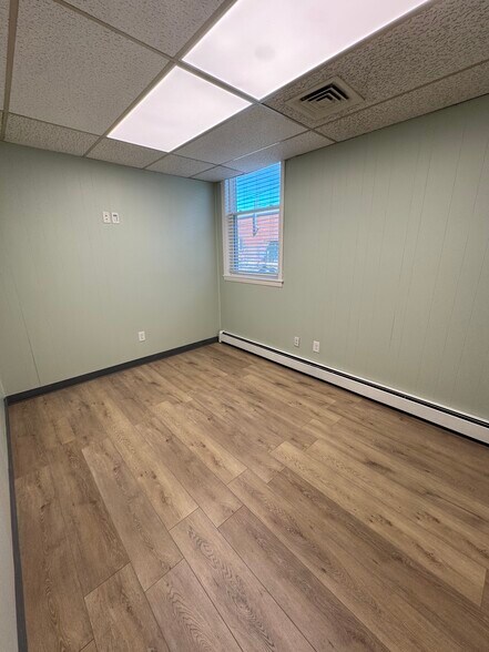 More Photos Of 77 Meadow St, Holyoke Coworking Space