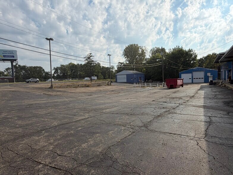More Photos Of 4330 Westerville Rd, Columbus General Retail For Sale